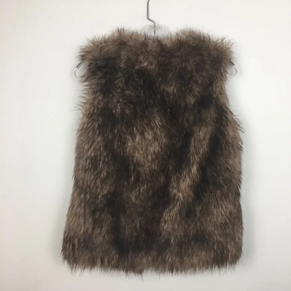 BB Dakota Gold Metal Studs Faux Leather Brown Faux Fur Vest Pockets Small NWT - Picture 10 of 16